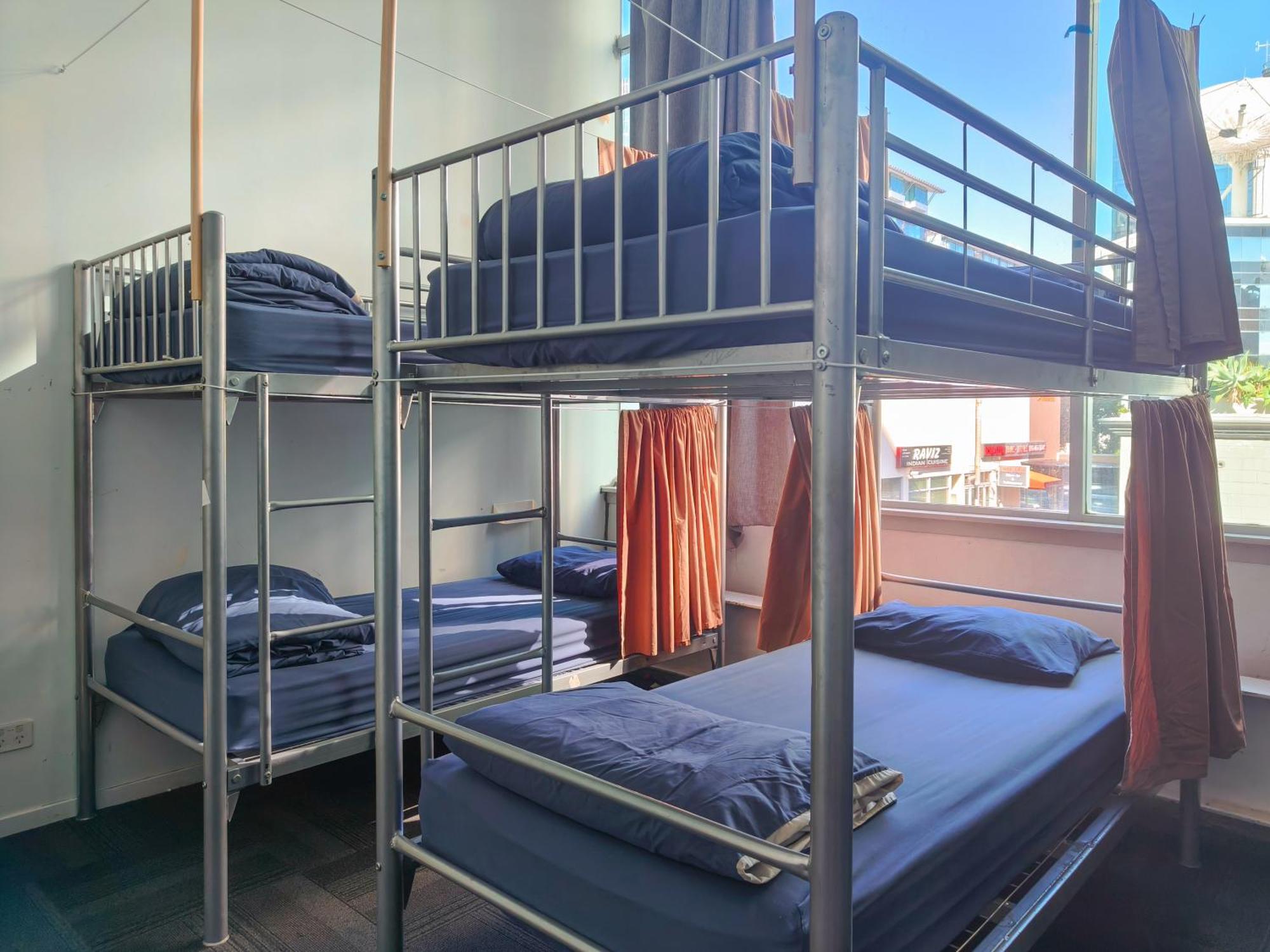 Metro Adventurer Backpackers Hostel Auckland Exterior photo